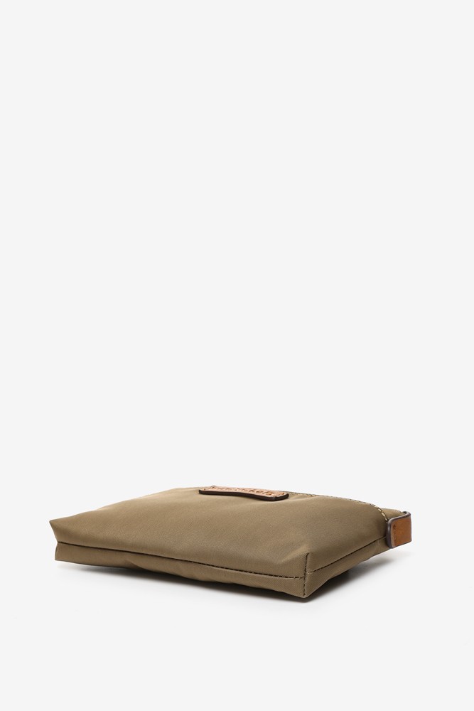 Abbacino Neceser plano de mujer en materiales reciclados camel Tienda