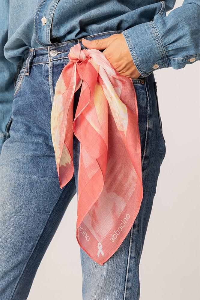 Abbacino Bandana de seda rosa a favor de la AECC Ahorra y exporta