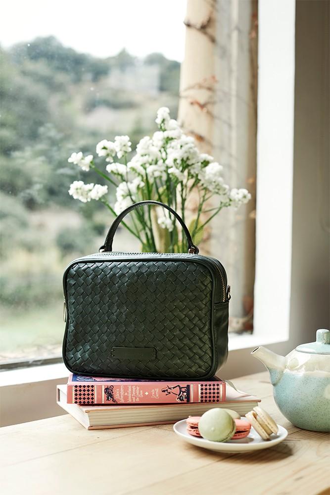 Abbacino Bandolera de piel trenzada en verde Oferta especial
