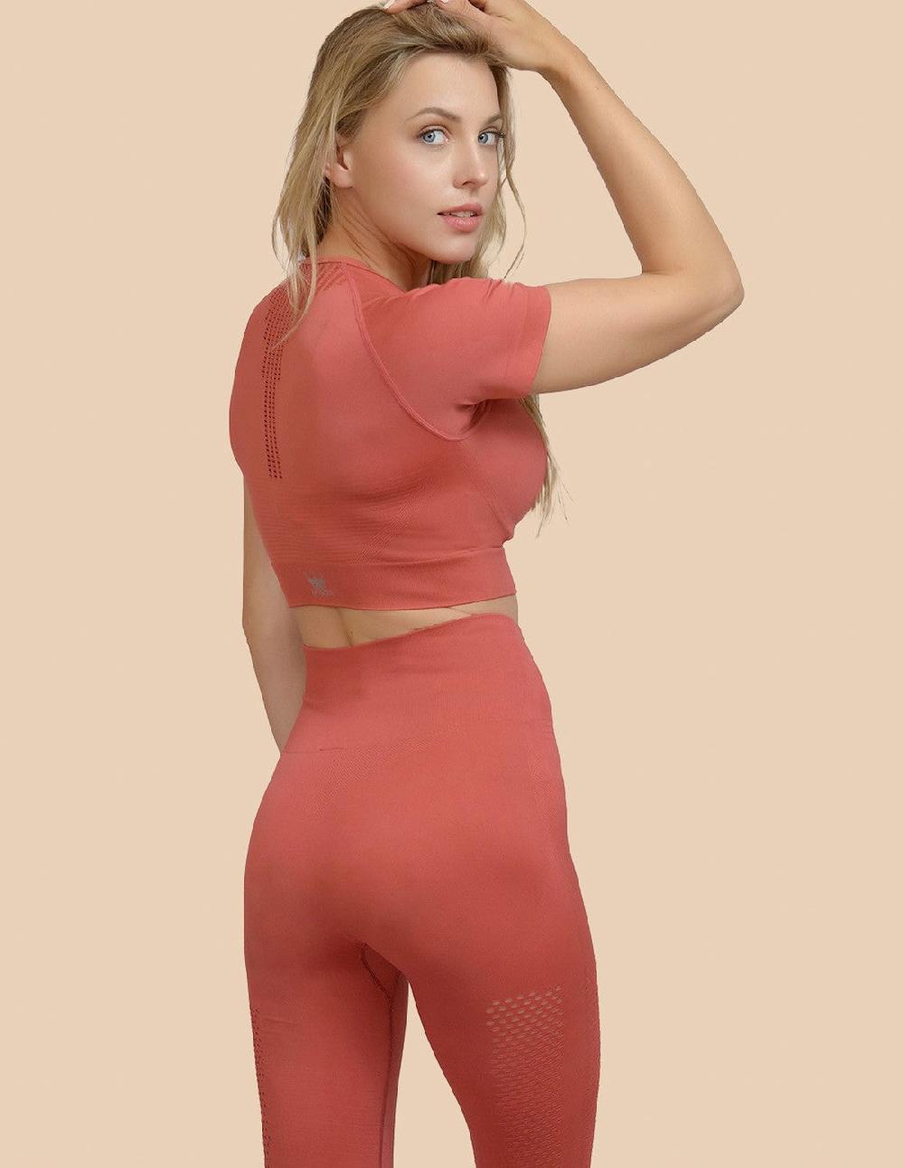Anaissa Top deportivo con fibra Emana 3D Naya Rebajas de fin de temporada