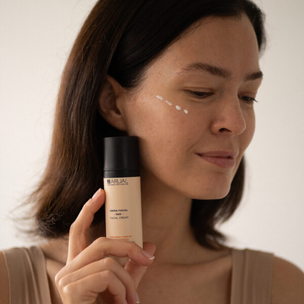 Arual CREMA FACIAL ANTIEDAD – PIELES SECAS Y MADURAS Los más vendidos
