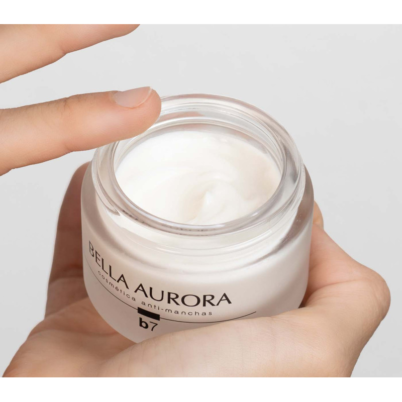 Bella Aurora b7 Crema antiedad y antimanchas para piel mixta-grasa En oferta