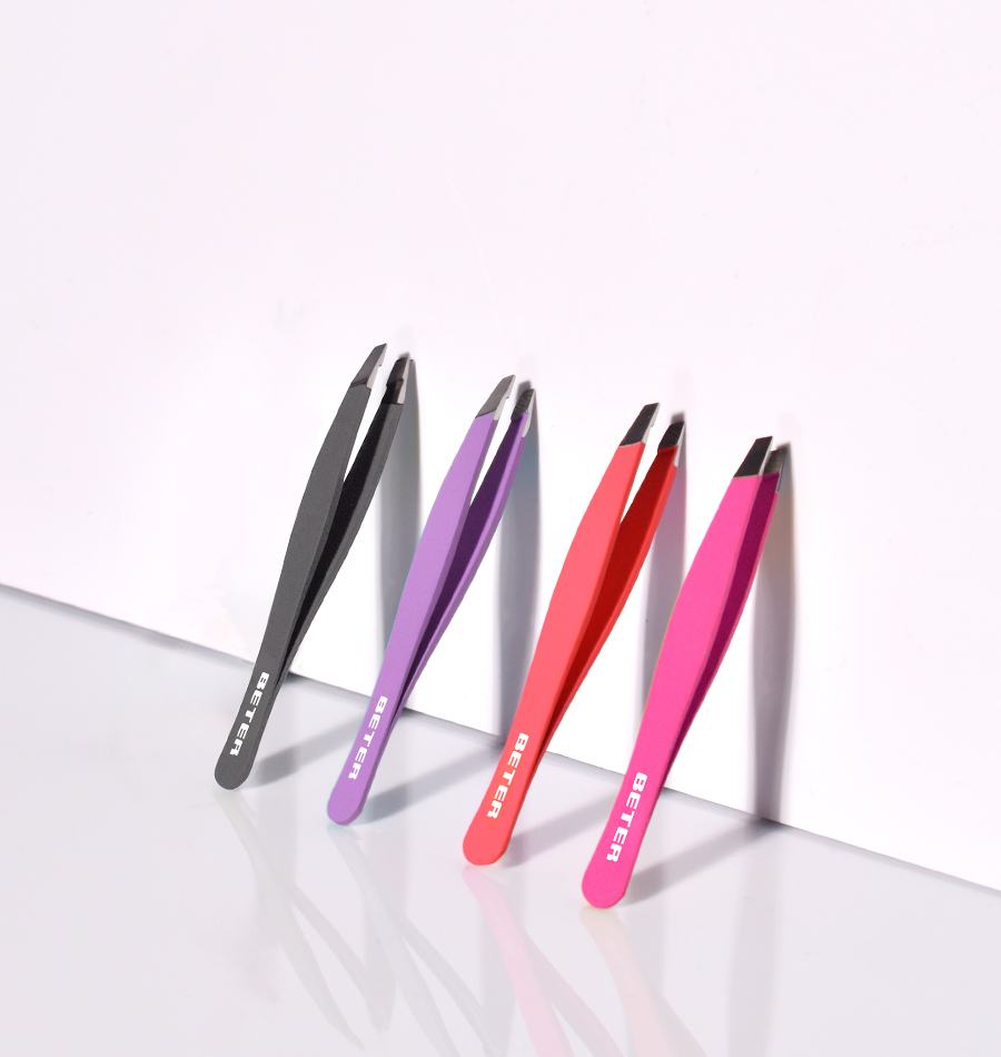 Beter Pinza de depilar punta oblicua Soft Touch pequeña