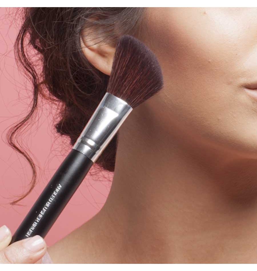 Beter Brocha de maquillaje angulada. Pelo de cabra Últimos 3 días
