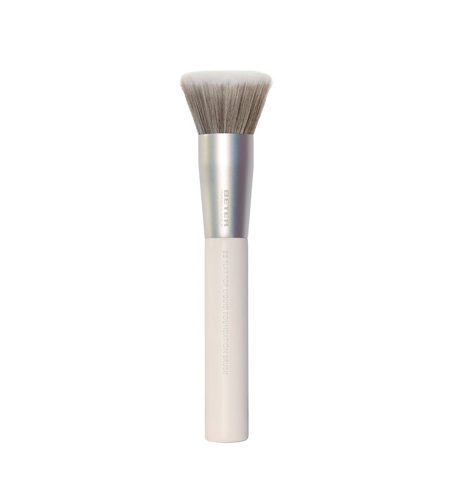 Beter Brocha nº 82 kabuki maquillaje fluido Look expert Solo hoy