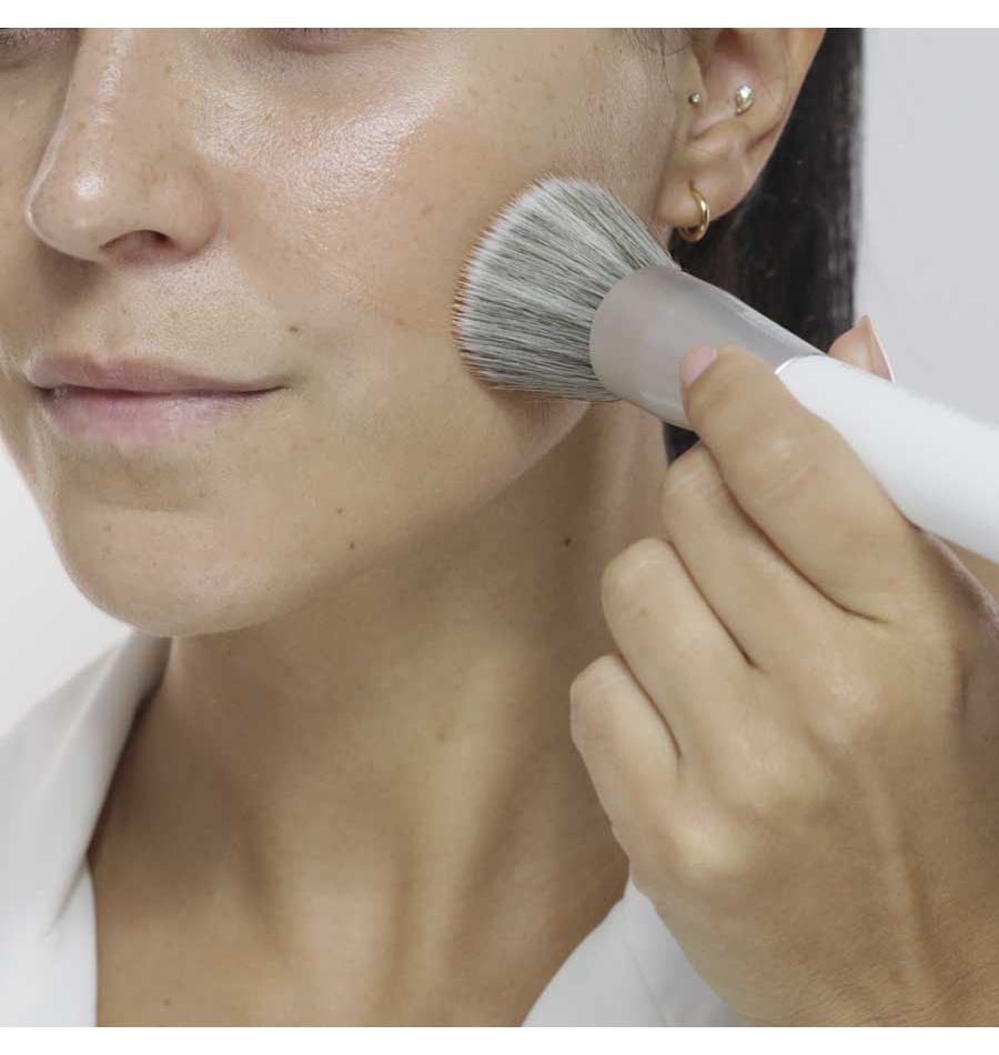 Beter Brocha nº 82 kabuki maquillaje fluido Look expert Solo hoy