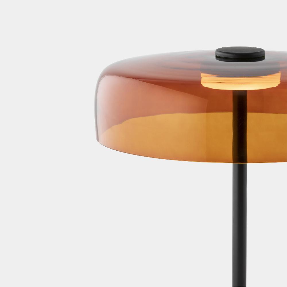 leds c4 Levels Table Lamp Solo queda un día