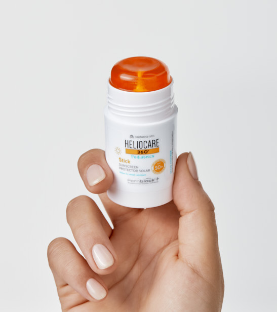 neoretin HELIOCARE 360º Pediatrics Stick Grandes ahorros