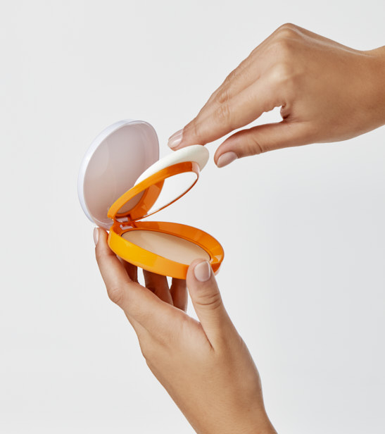 neoretin HELIOCARE 360º Oil-free Compact 2025