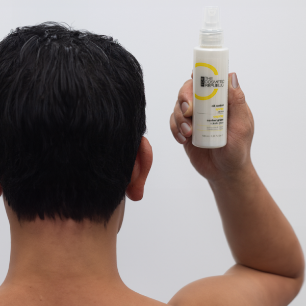 the cosmetic republic Oil control spray Venta caliente
