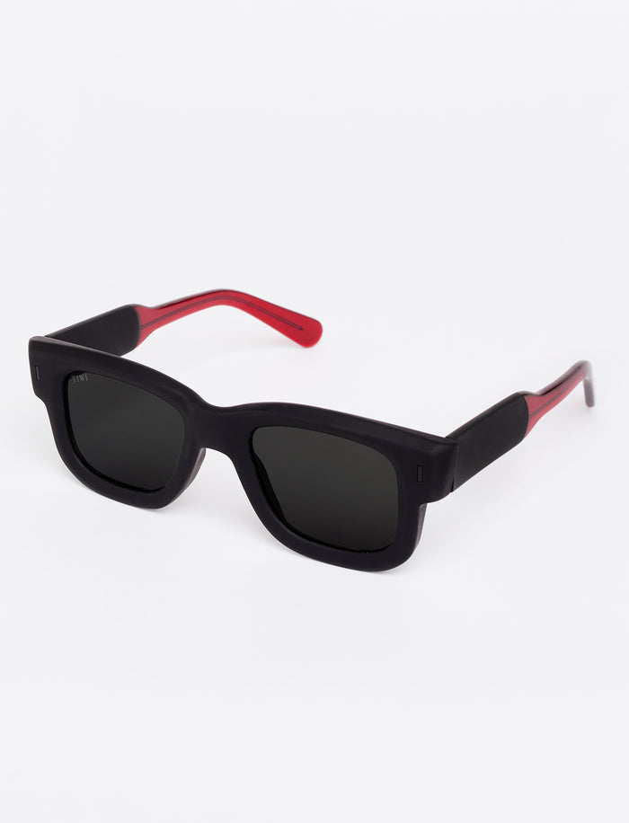 tiwi NICO Rubber Black / Red Temples En oferta