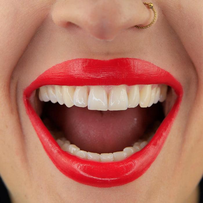 viva la diva Lipstick Vampire Red #84 Grandes ahorros