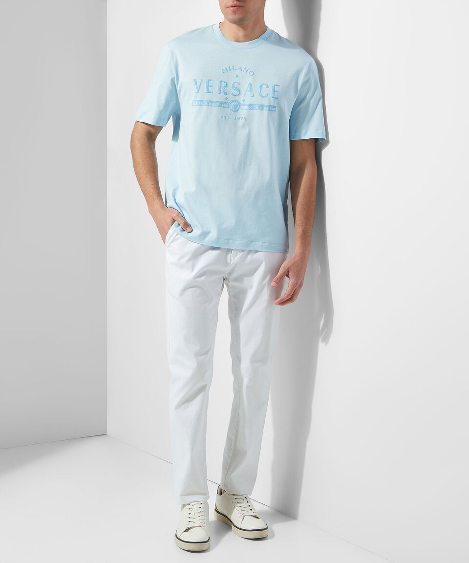 Versace Playera de cuello redondo y manga corta estampada Hombre Últimos 2 días