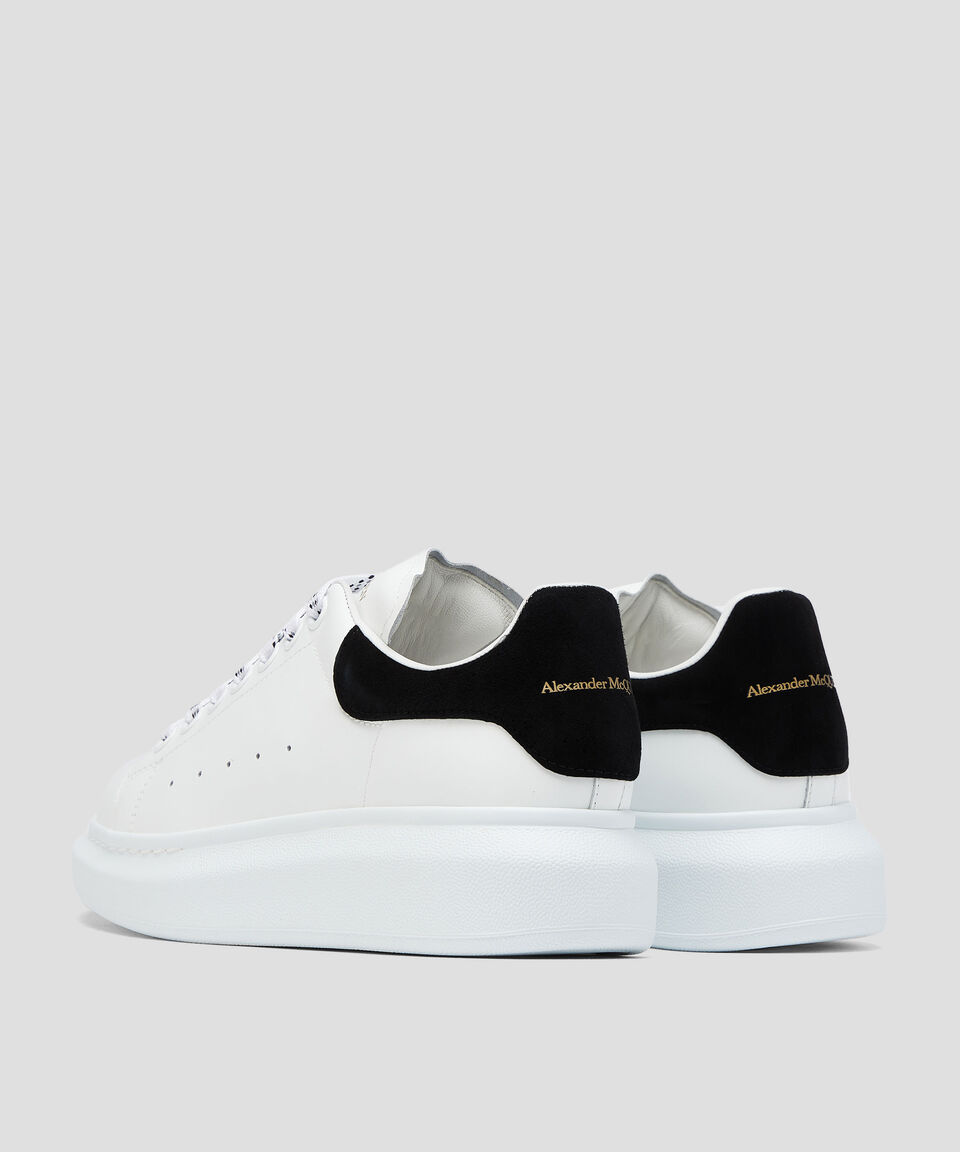 McQueen Tenis casuales con plataforma Exagerated en piel blancos Mujer Venta caliente