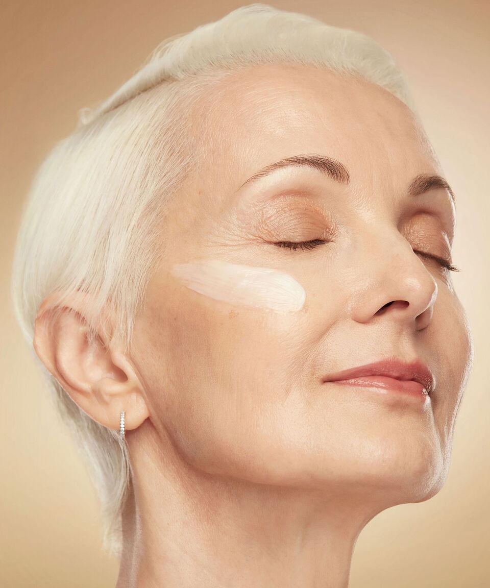 Estée Lauder Crema Hidratante Multi-Acción Revitalizing Supreme+ Youth Power 50 ml Tienda