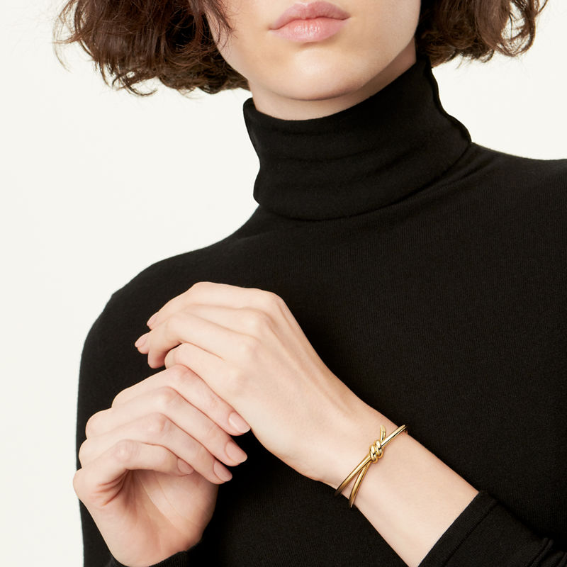 Tiffany & Co. Tiffany Knot Brazalete articulado de dos vueltas en oro amarillo En línea