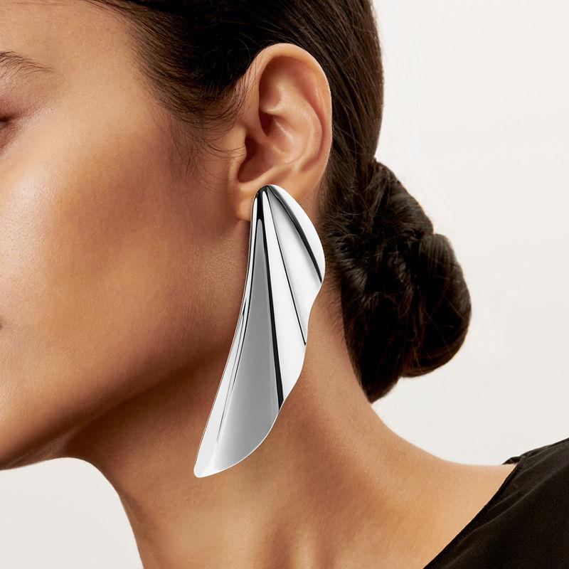 Tiffany & Co. Elsa Peretti® Pendientes High Tide de plata de ley Promoción trimestral