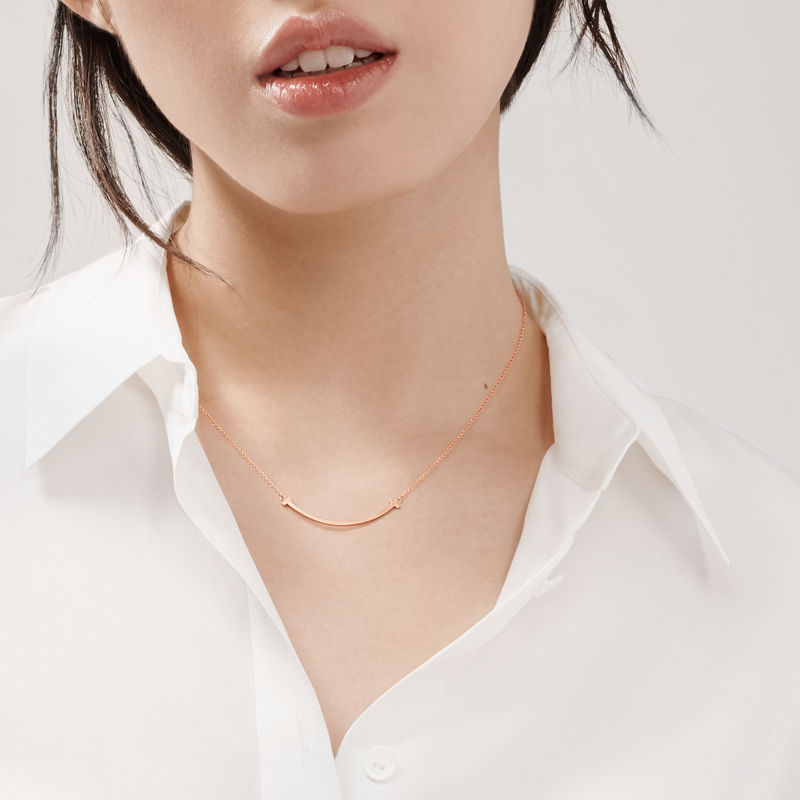 Tiffany & Co. Tiffany T Colgante Smile de oro rosa tamaño pequeño Envío gratis