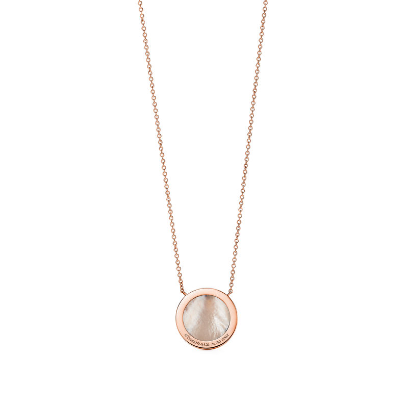 Tiffany & Co. Tiffany T Colgante circular de diamantes y nácar de oro rosa Último día