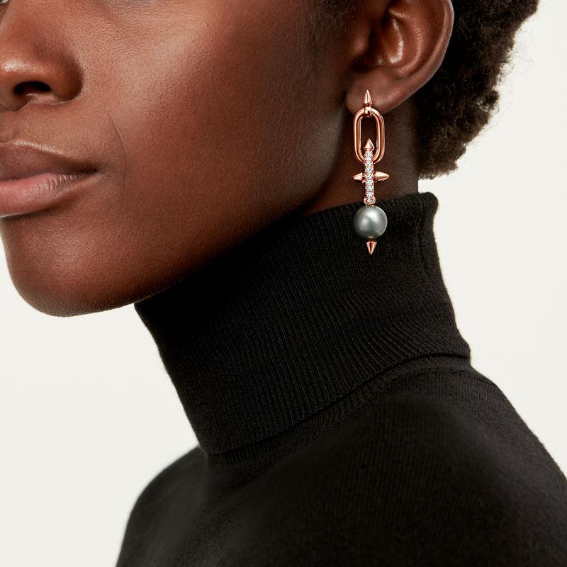 Tiffany & Co. Tiffany Titan by Pharrell Williams Pendientes de perlas de Tahití y oro con diamantes Gran oferta