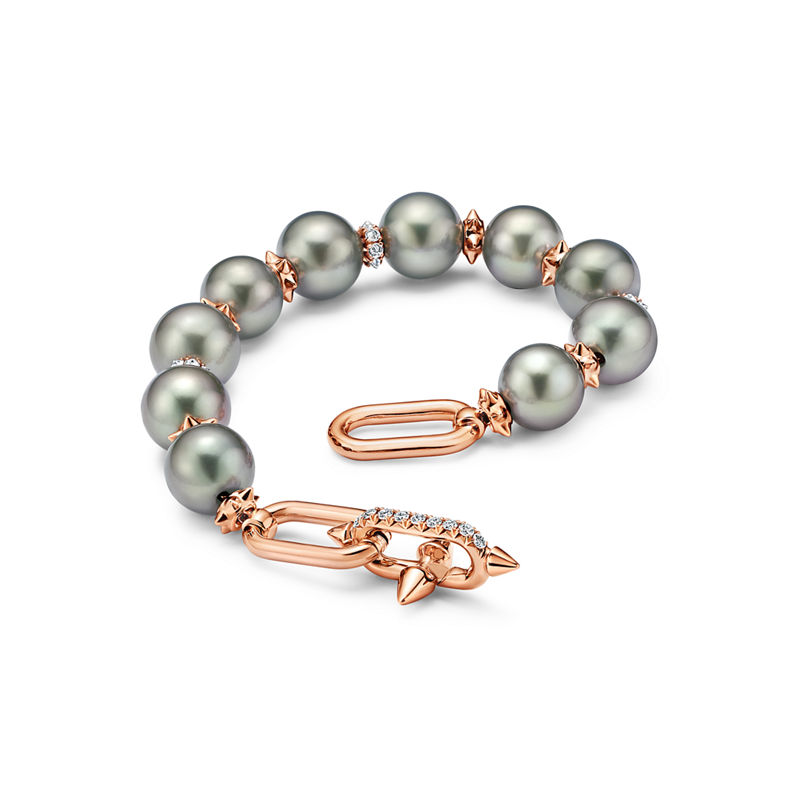Tiffany & Co. Tiffany Titan by Pharrell Williams Pulsera de perlas de Tahití y oro con diamantes Tienda