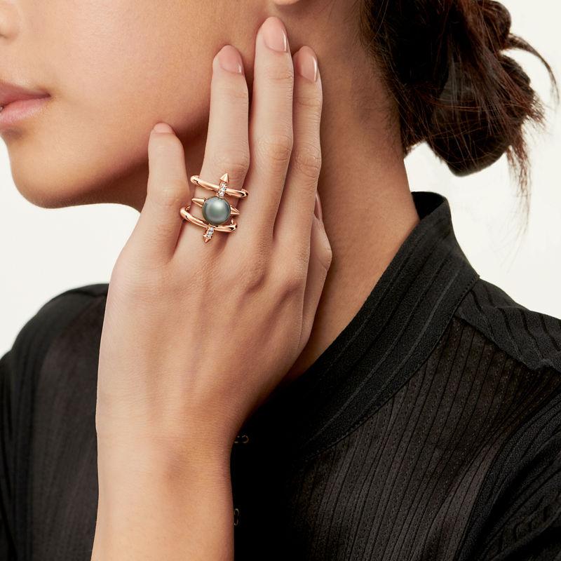 Tiffany & Co. Tiffany Titan by Pharrell Williams Anillo de perla de Tahití y oro con diamantes Rebajas top