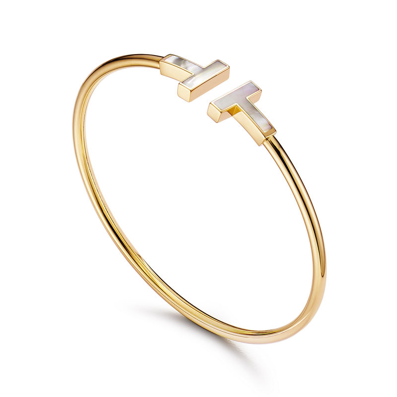 Tiffany & Co. Tiffany T Pulsera Wire de oro amarillo con nácar Libre de impuestos