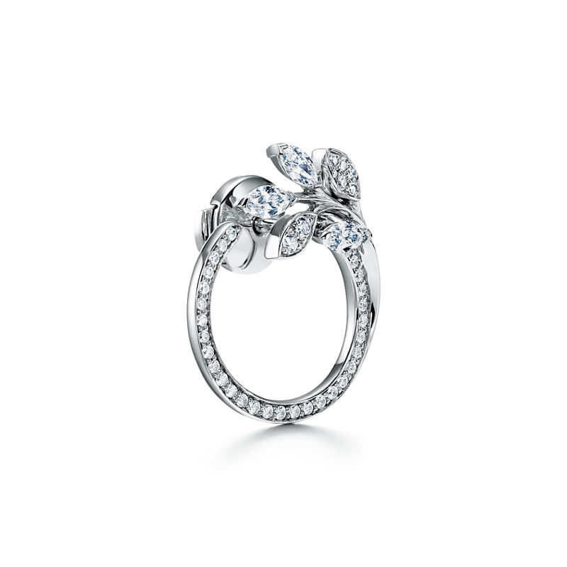 Tiffany & Co. Tiffany Victoria® Pendientes circulares de vid de diamantes en platino En oferta
