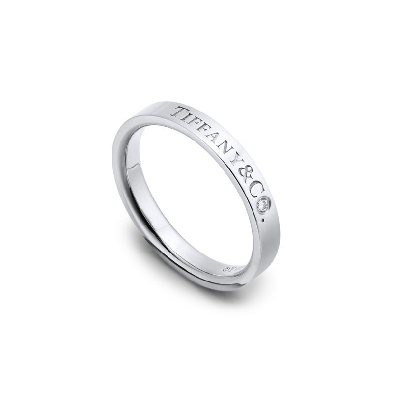 Tiffany & Co. T&CO.® Alianza en platino con un diamante Envío internacional gratuito