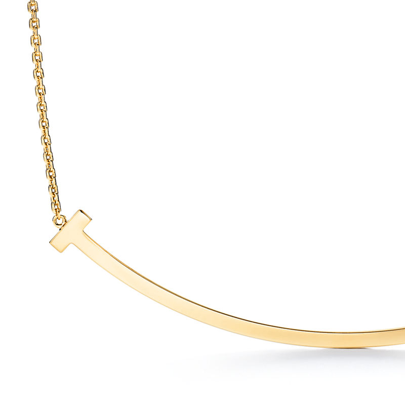 Tiffany & Co. Tiffany T Colgante Smile extragrande de oro de 18 quilates de oro amarillo Oferta exclusiva