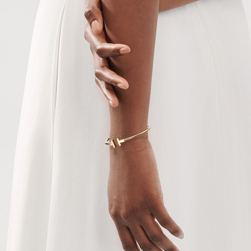 Tiffany & Co. Tiffany T Pulsera Wire de oro amarillo Ofertas de temporada