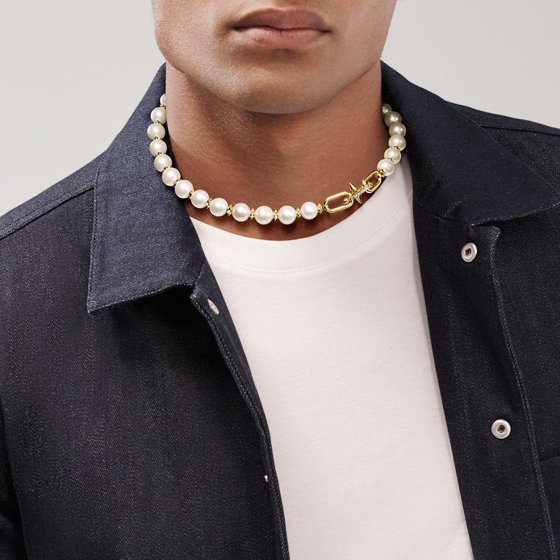 Tiffany & Co. Tiffany Titan by Pharrell Williams Collar de perlas de oro amarillo con diamantes En oferta