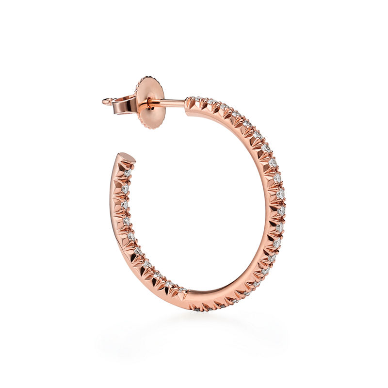 Tiffany & Co. Tiffany Metro pendientes de aro en oro rosa con diamantes tamaño mediano Rebajas de fábrica