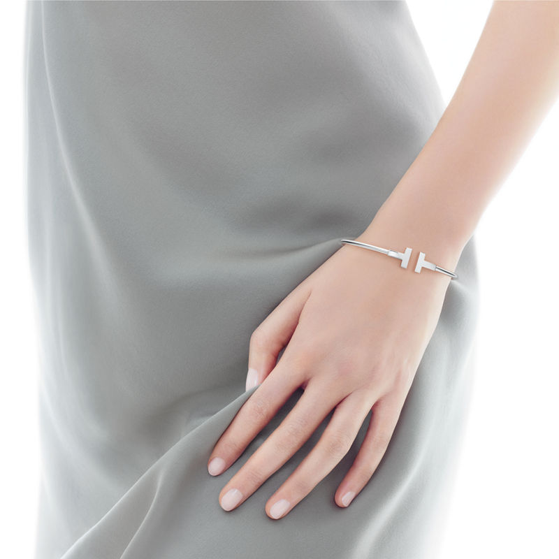 Tiffany & Co. Tiffany T Pulsera Wire de oro blanco Tienda de fábrica