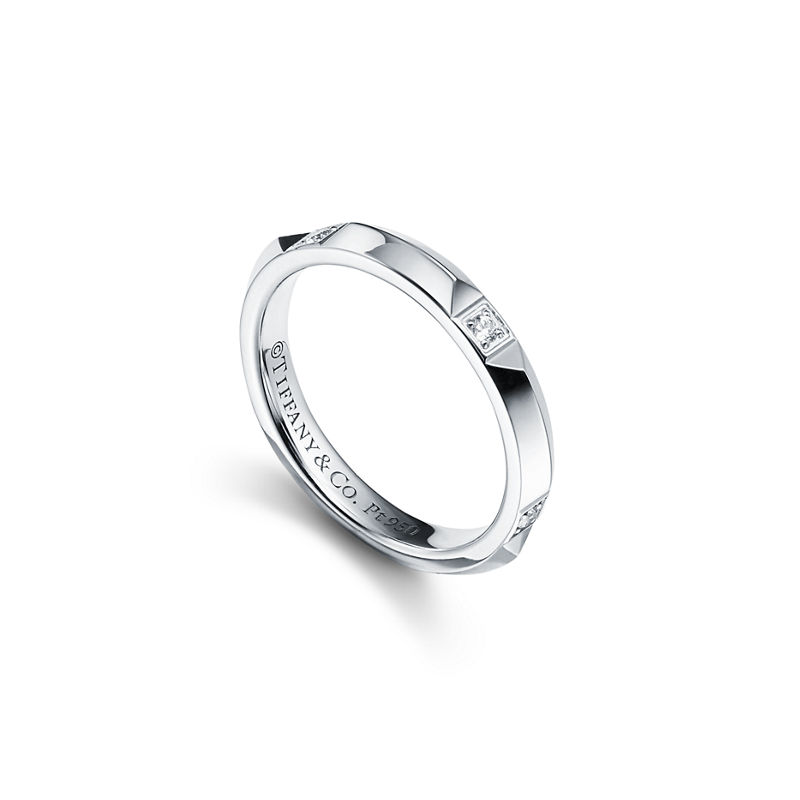 Tiffany & Co. Tiffany True™ Alianza en platino con diamantes 2 5 mm de ancho Superdescuento