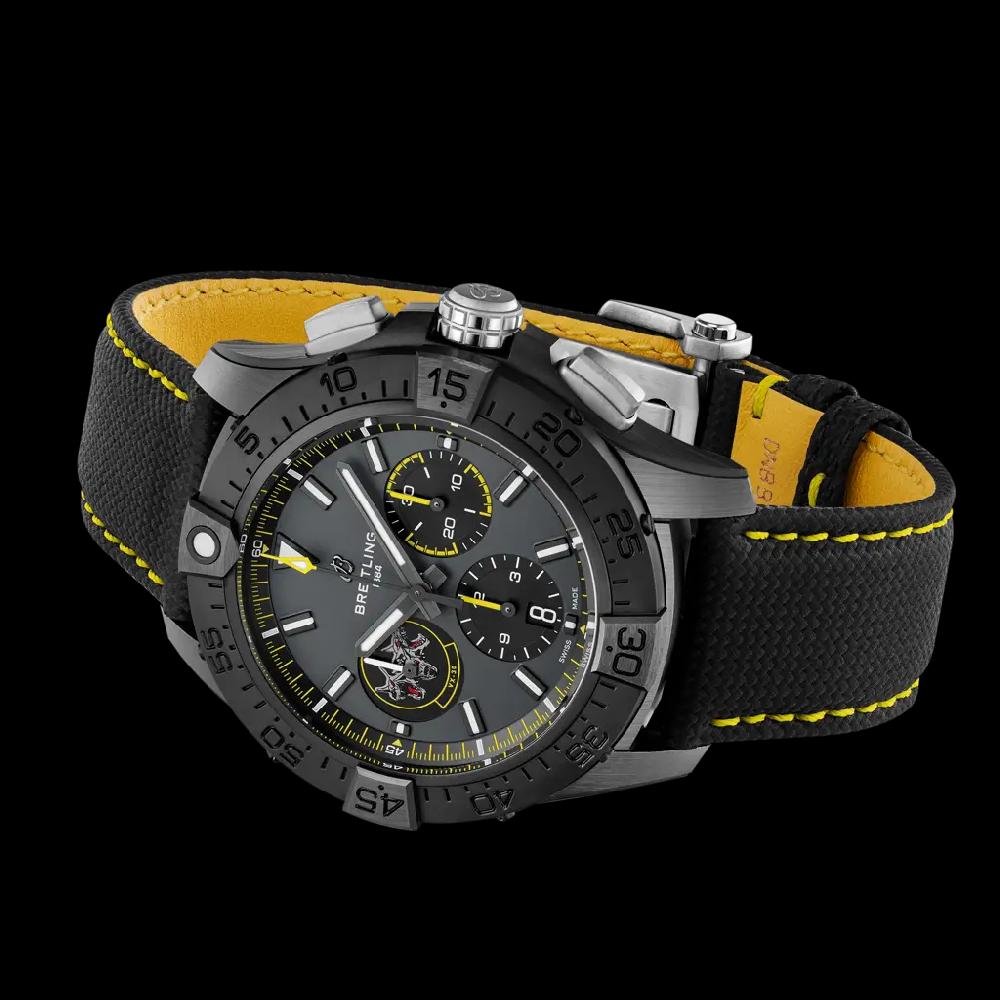 Breitling Avenger B01 Chronograph 44 Night Mission Bloodhounds En oferta