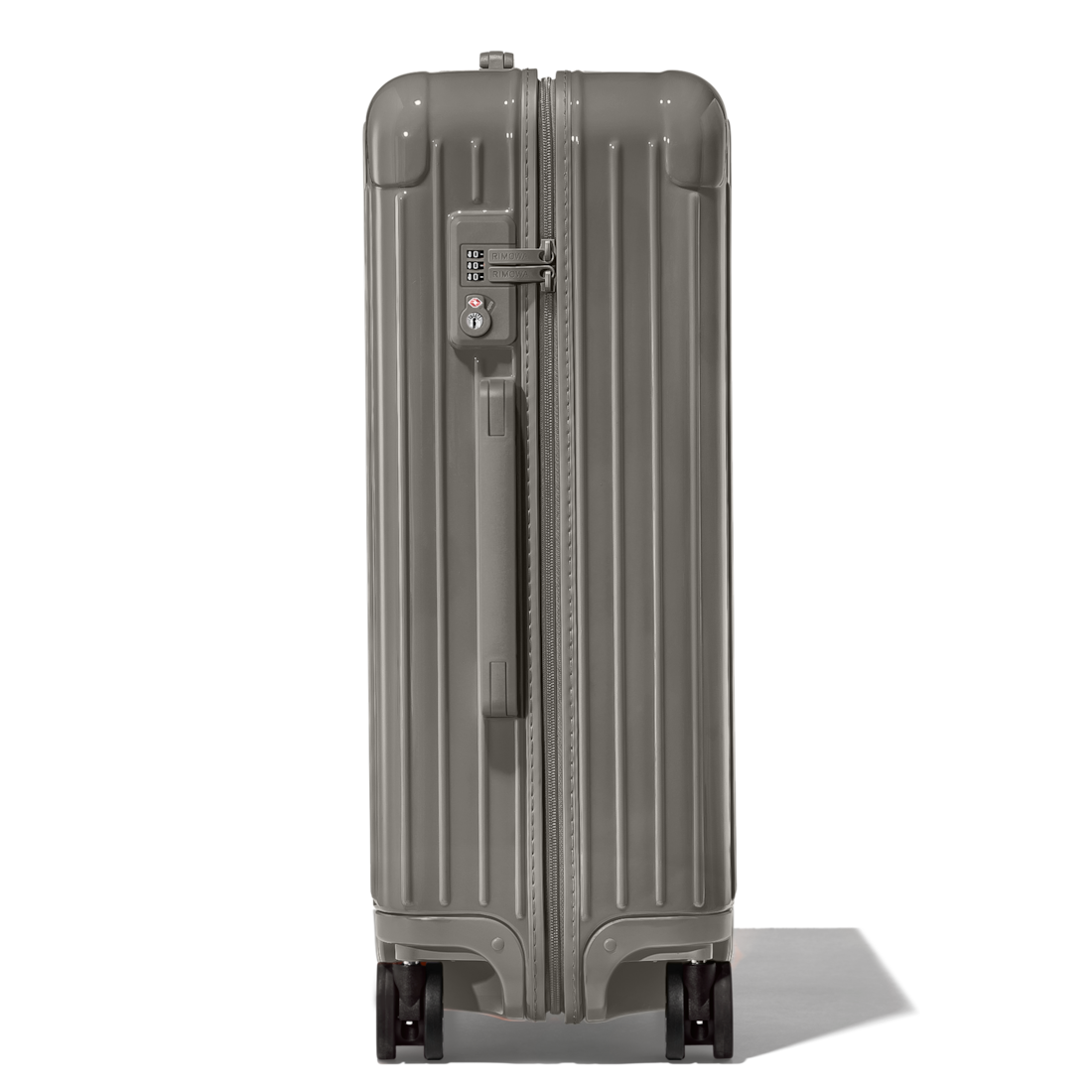 Rimowa Maleta ligera Essential Check-In M Outlet