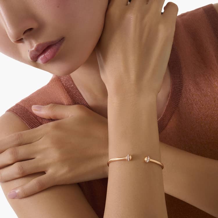 Piaget Possession open bangle bracelet Últimos 3 días