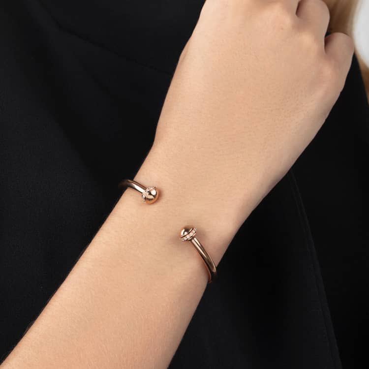 Piaget Possession open bangle bracelet COMPRAR AHORA
